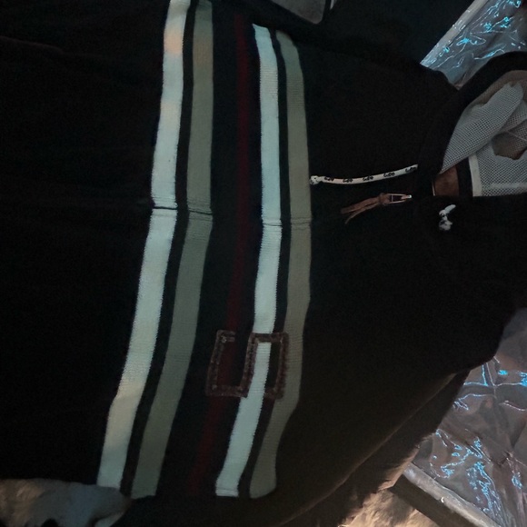 Gently used snoop dog sweater - Picture 4 of 5